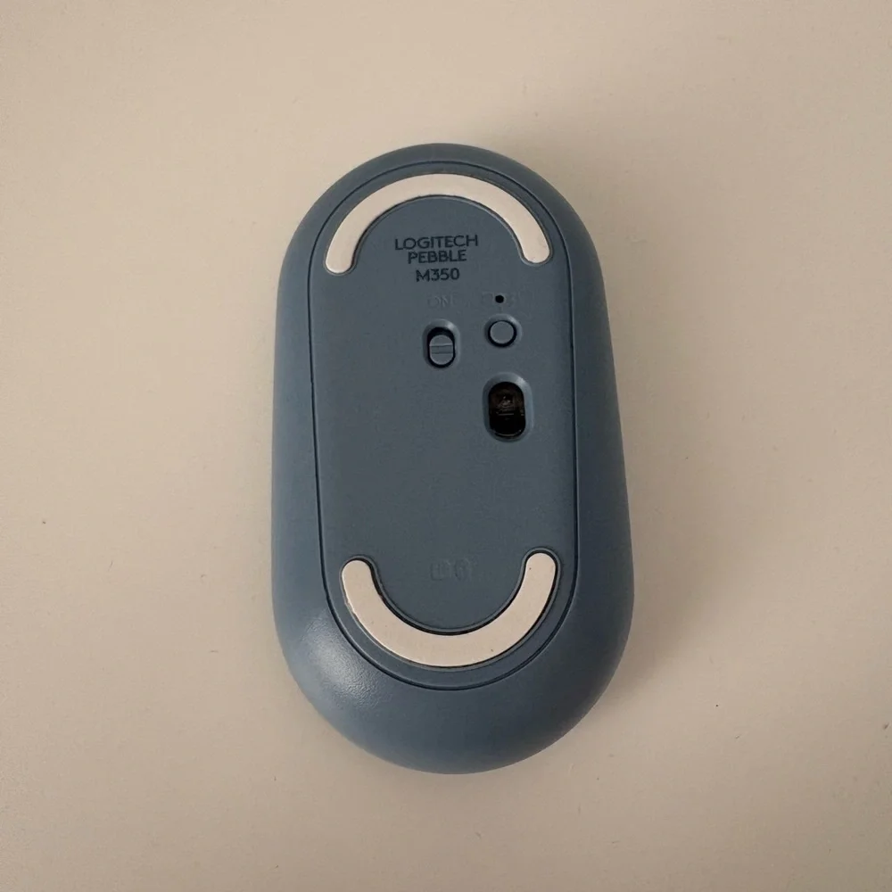 Logitech Pebble M350 Wireless Mouse in Blue Excellent condition